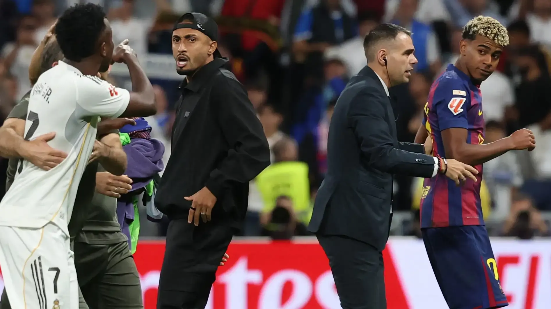 ចាញ់រួមគ្នា តែអតីតកីឡាករ Barcelona រូបនេះបានដាក់បន្ទោសទៅលើកីឡាករមួយរូបខ្លាំងជាងគេ